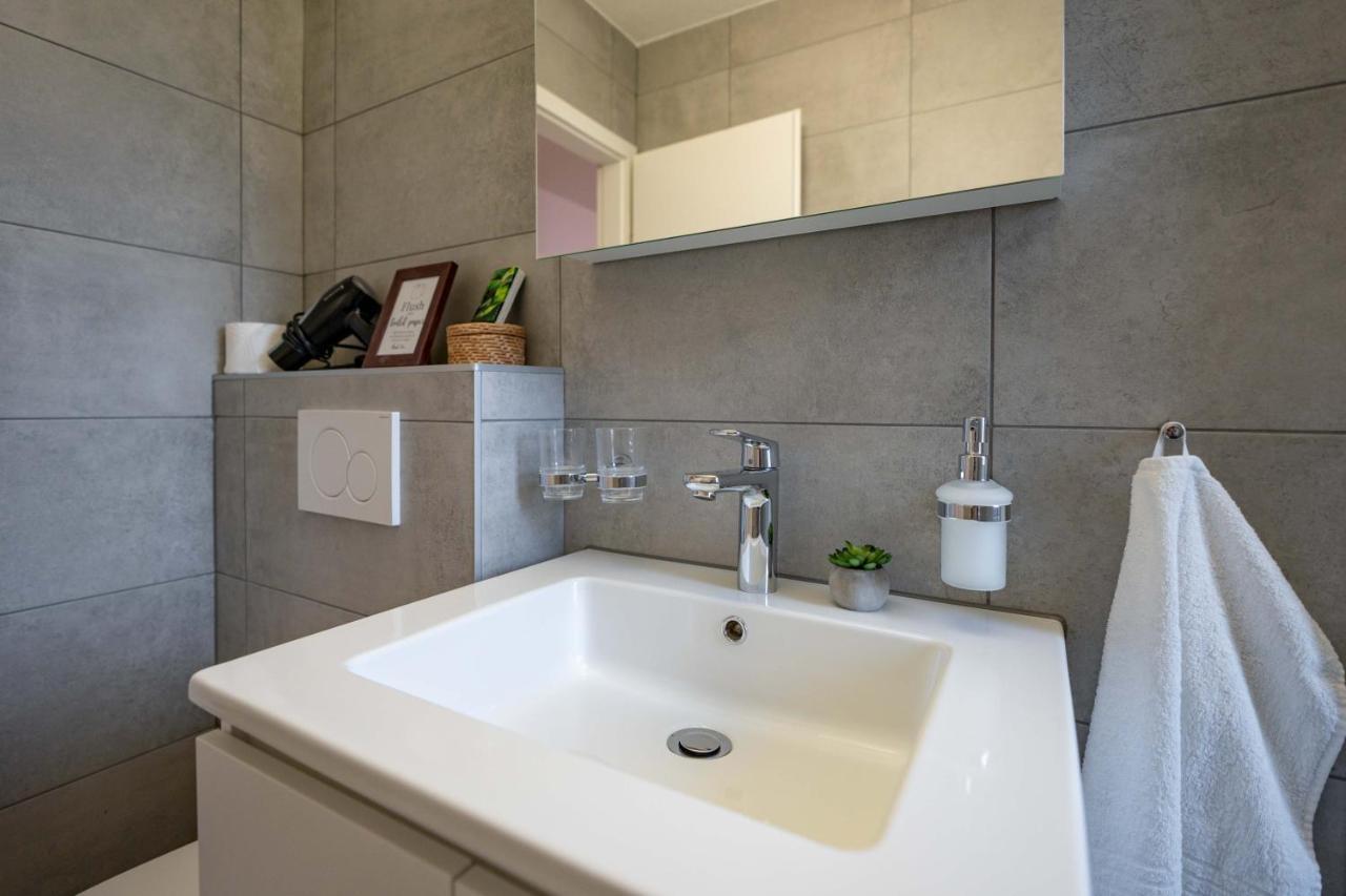 Moderne Wohnung Mit Parkplatz - Top Floor Ostermundigen Dış mekan fotoğraf